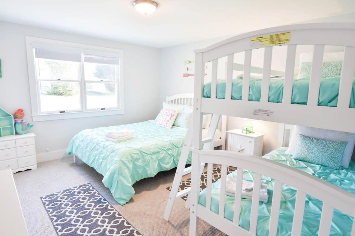 Wrap-Around Porch Mins To Beach Chatham Exterior foto