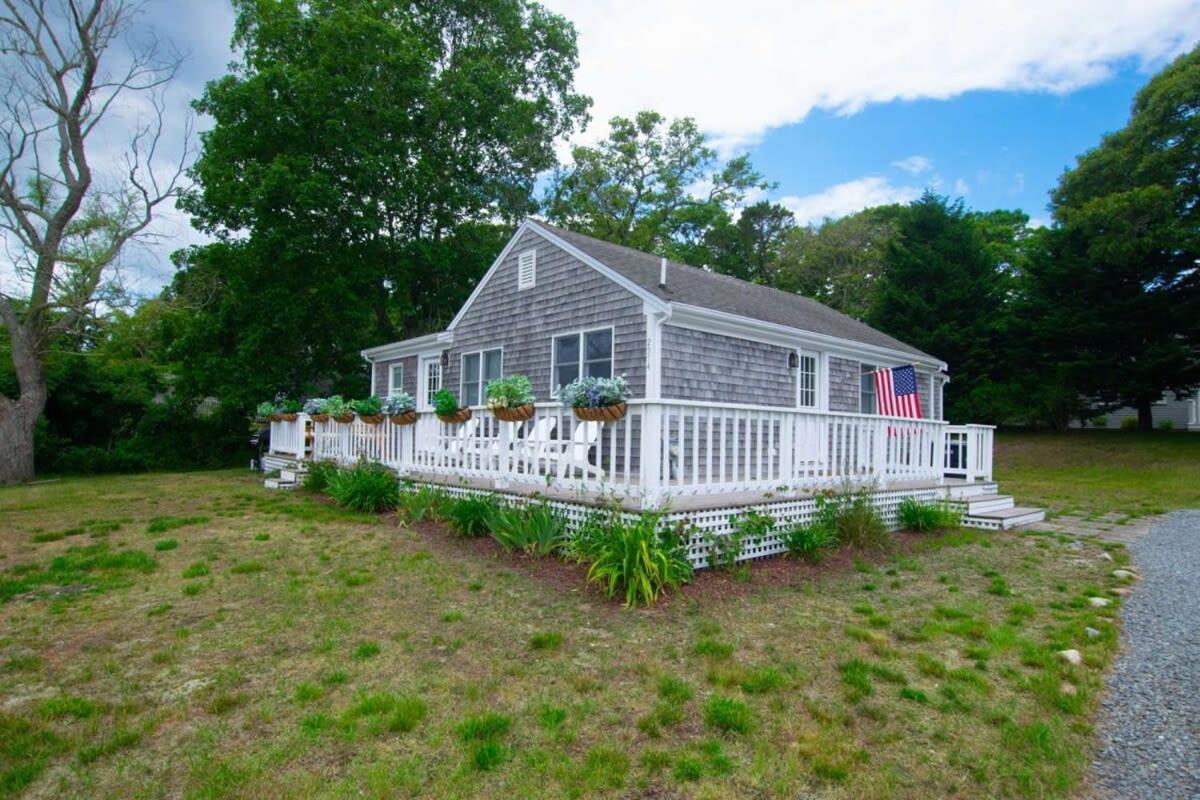 Wrap-Around Porch Mins To Beach Chatham Exterior foto